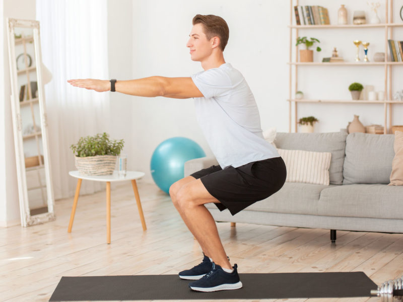Treeniohjelma polvivaivoihin – 8 liikettä, joilla vahvistat lihaksia polven ympärillä